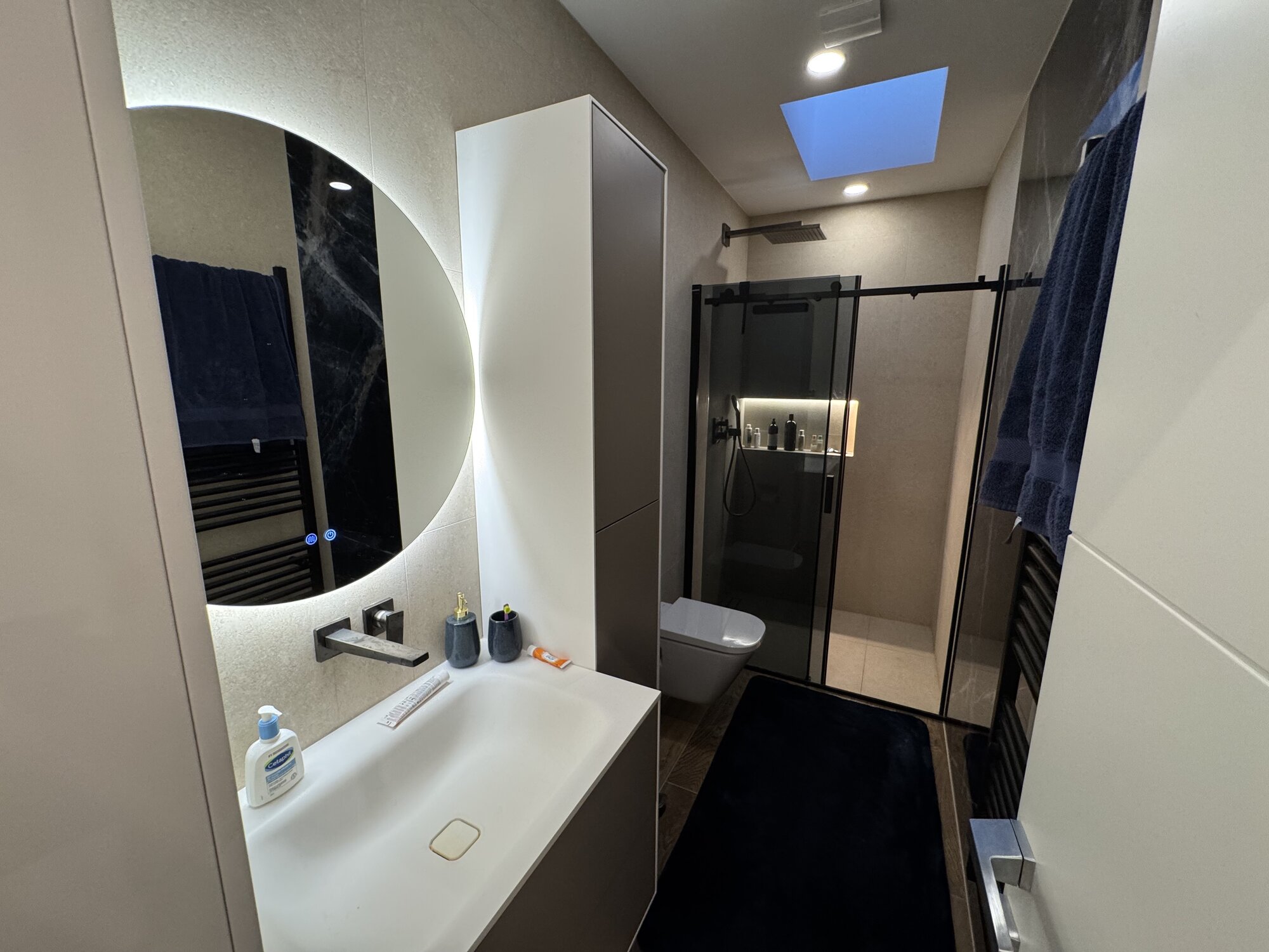 Bathroom (Toilet no. 1) — photo 1