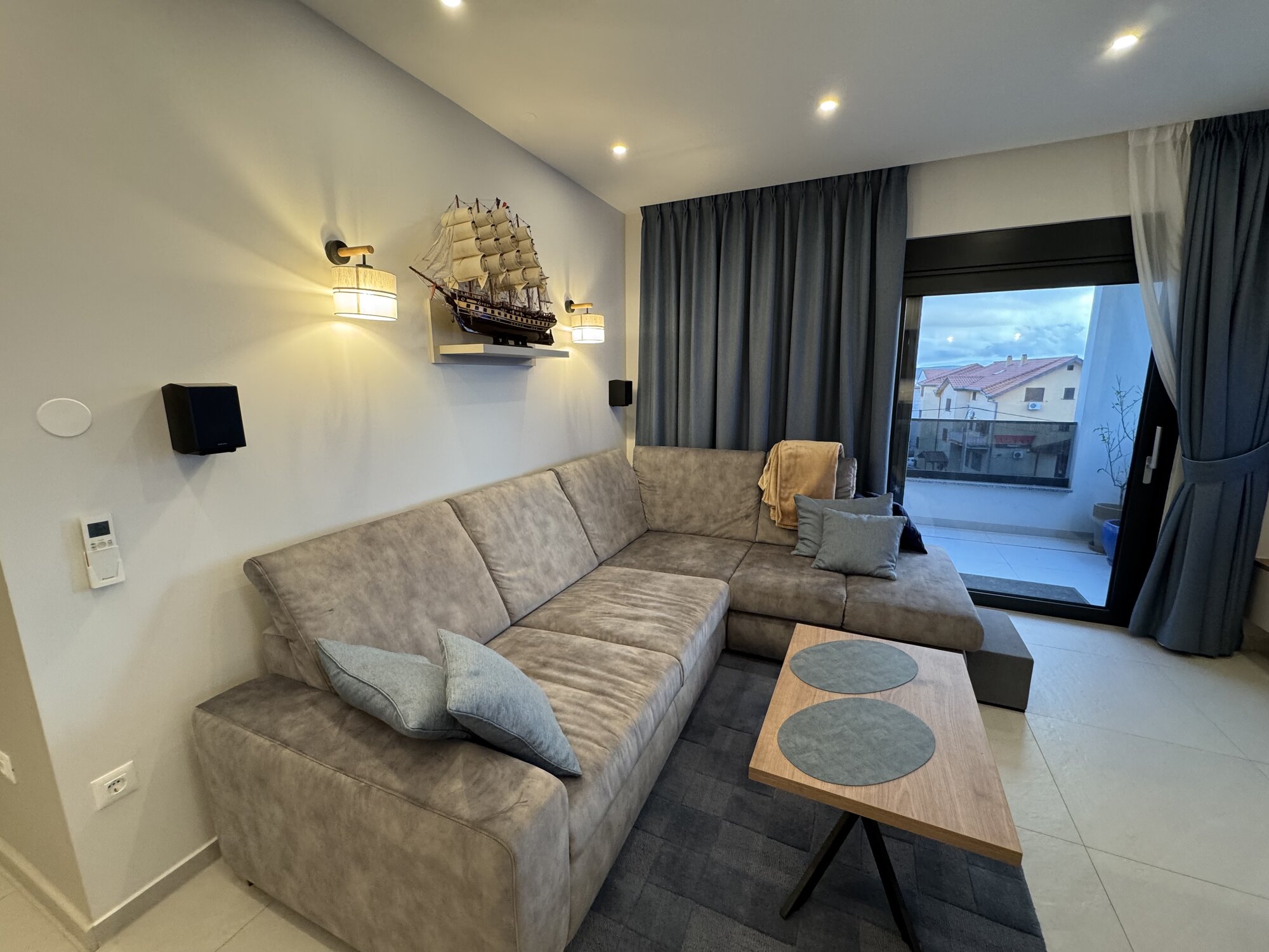 Living Room & Kitchen — photo 11