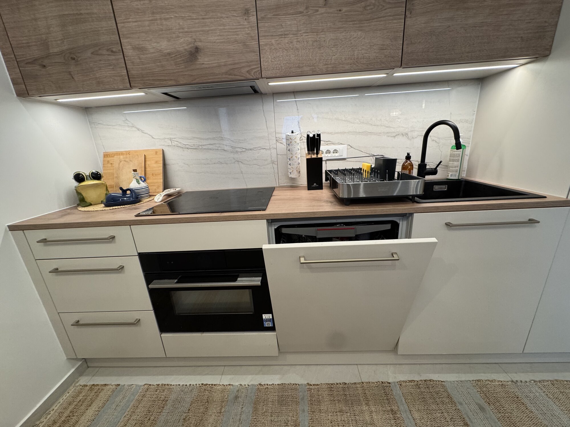 Living Room & Kitchen — photo 12