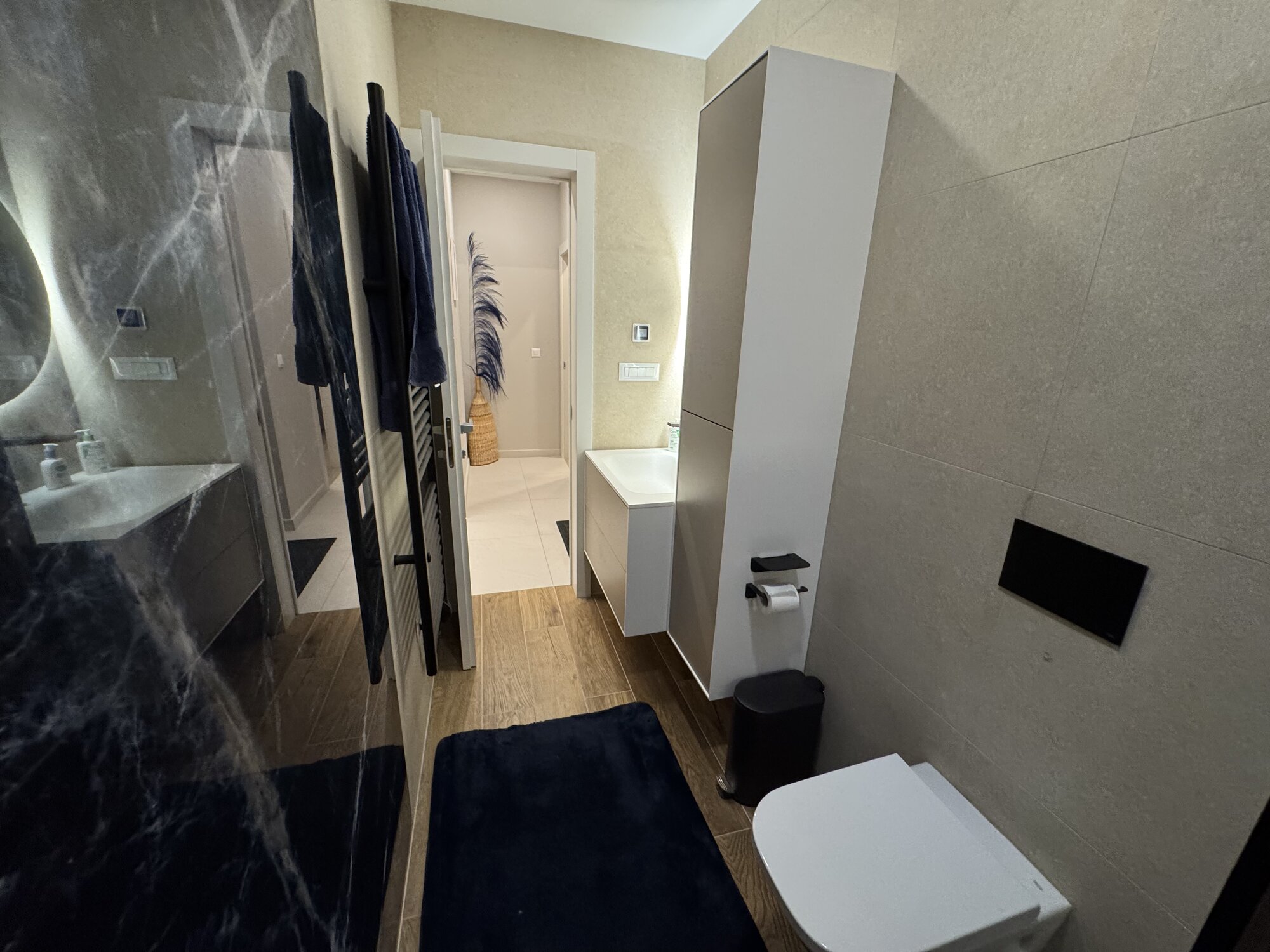 Bathroom (Toilet no. 1) — photo 2