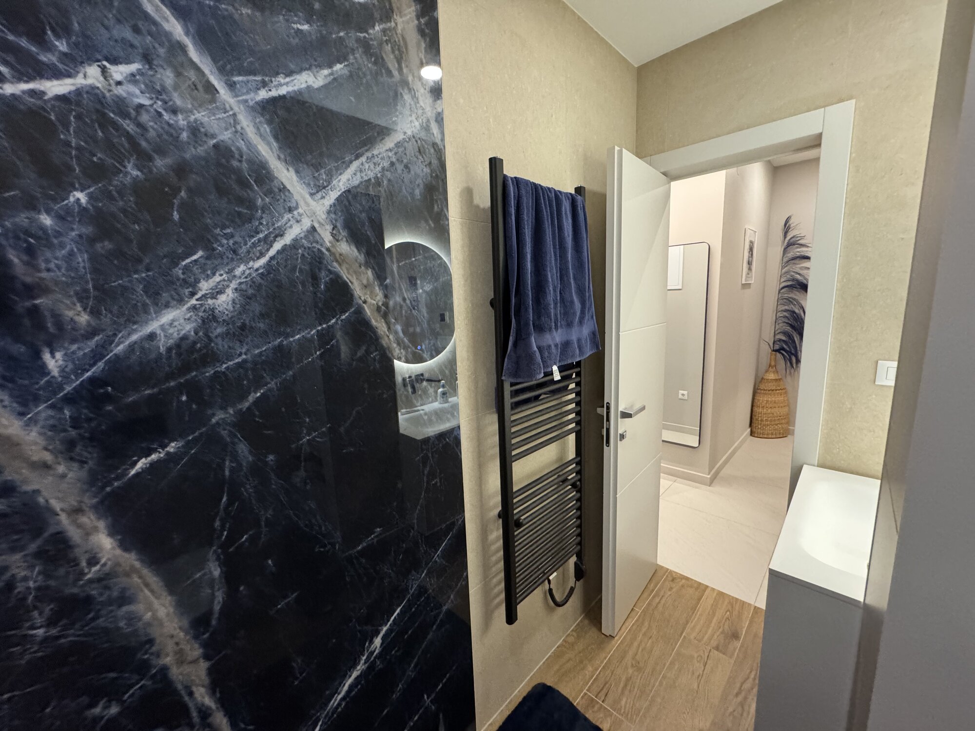 Bathroom (Toilet no. 1) — photo 3