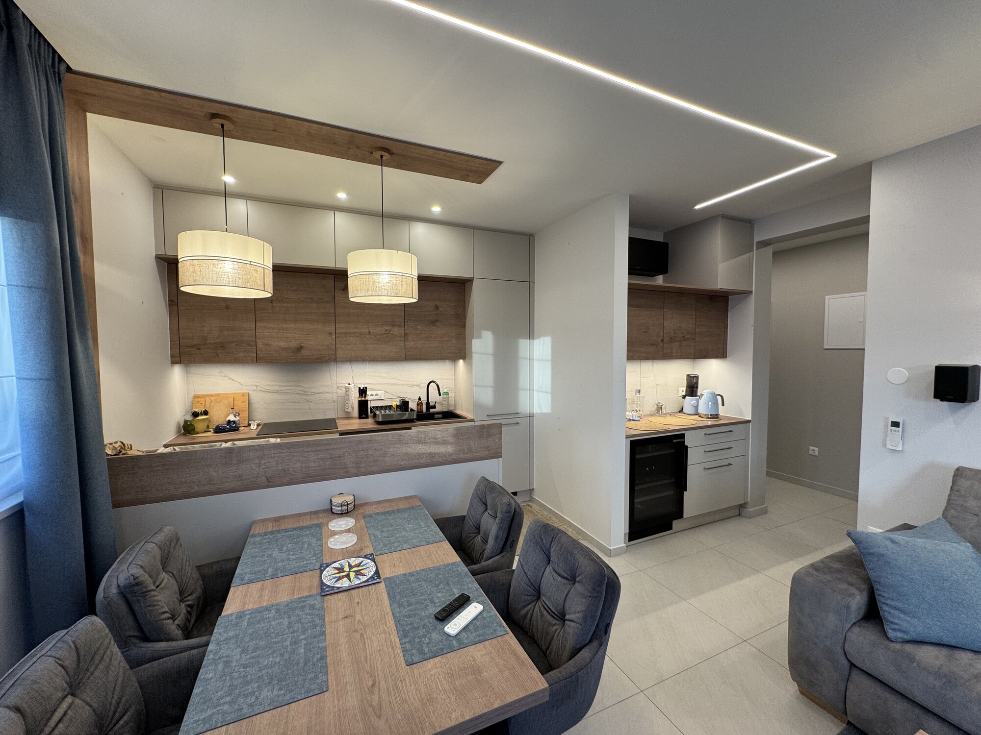 Living Room & Kitchen — photo 3