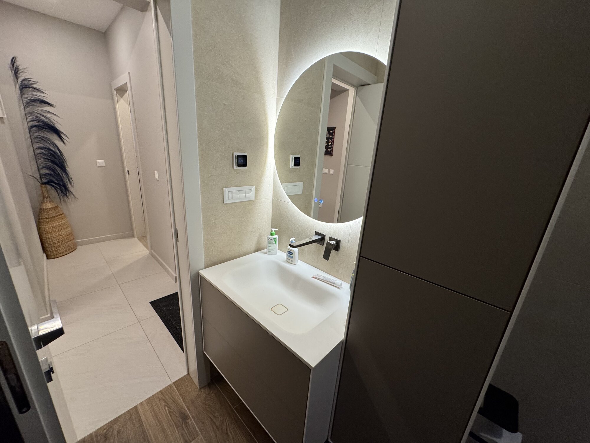 Bathroom (Toilet no. 1) — photo 4