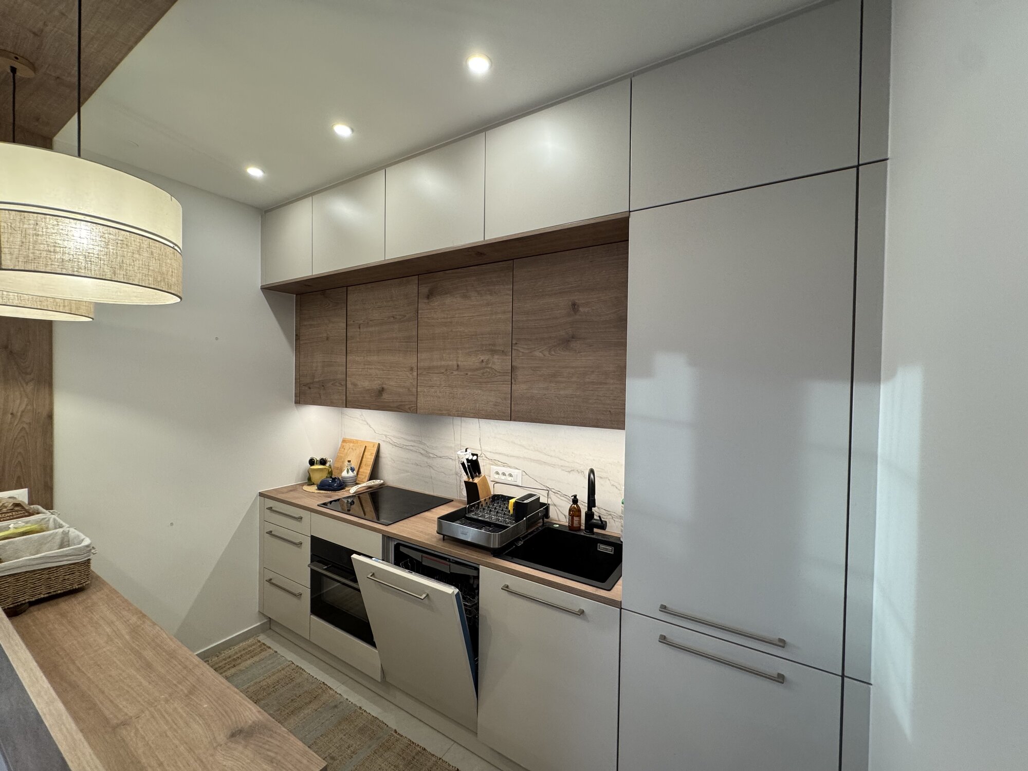 Living Room & Kitchen — photo 5