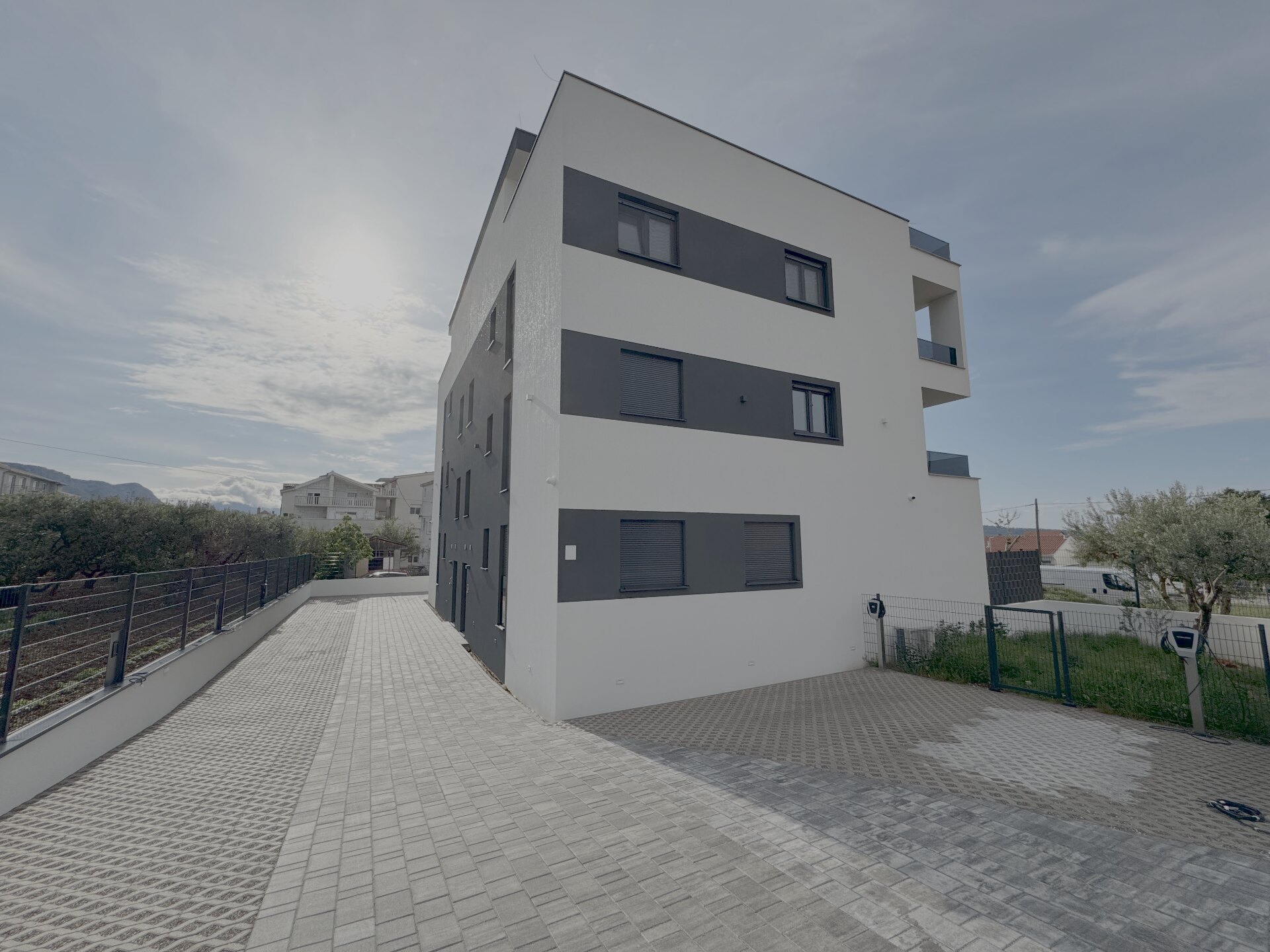 Parking & Outside — photo 5