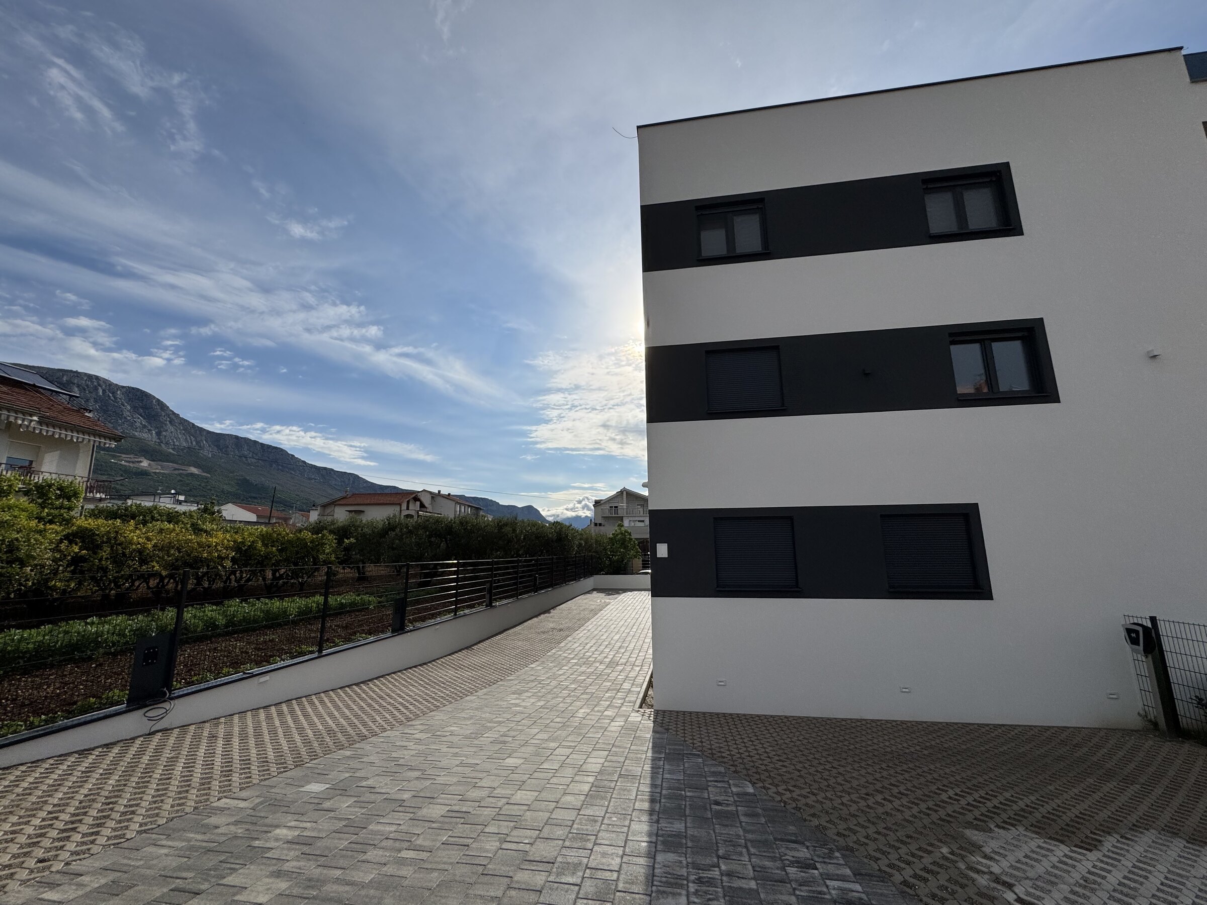 Parking & Outside — photo 6