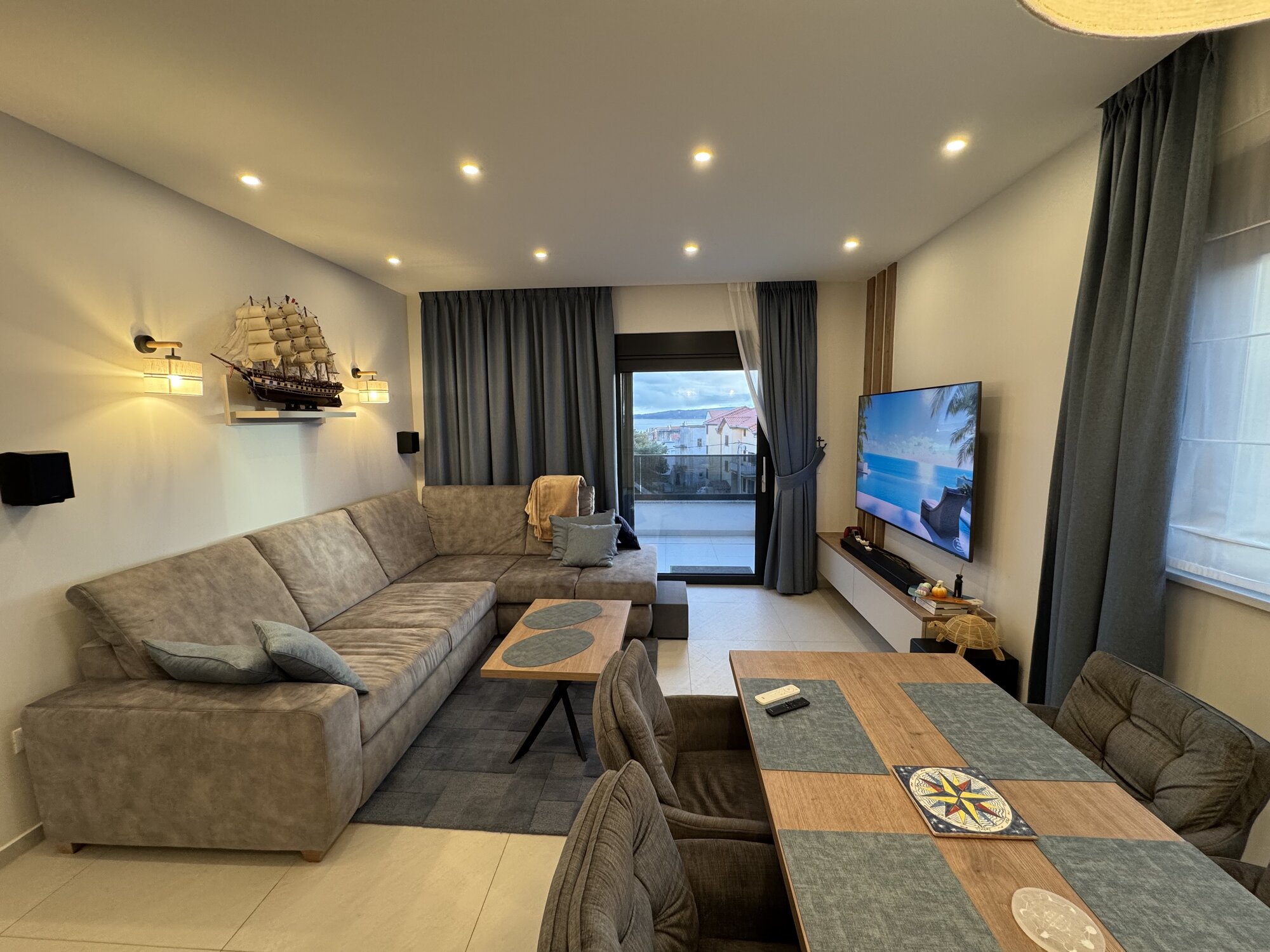 Living Room & Kitchen — photo 7