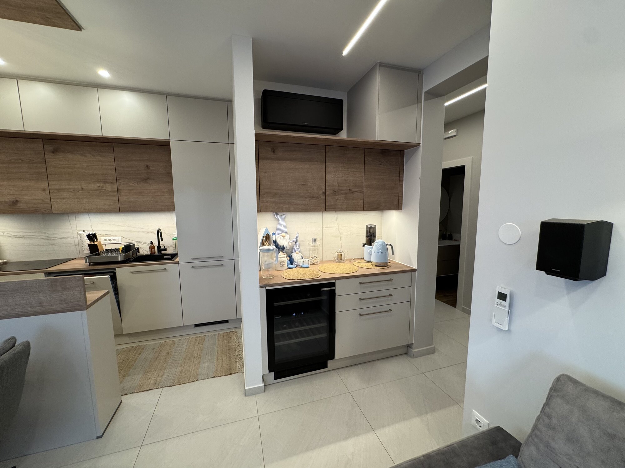 Living Room & Kitchen — photo 8